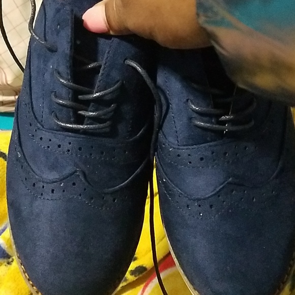 Shoes - Picture 3 of 5